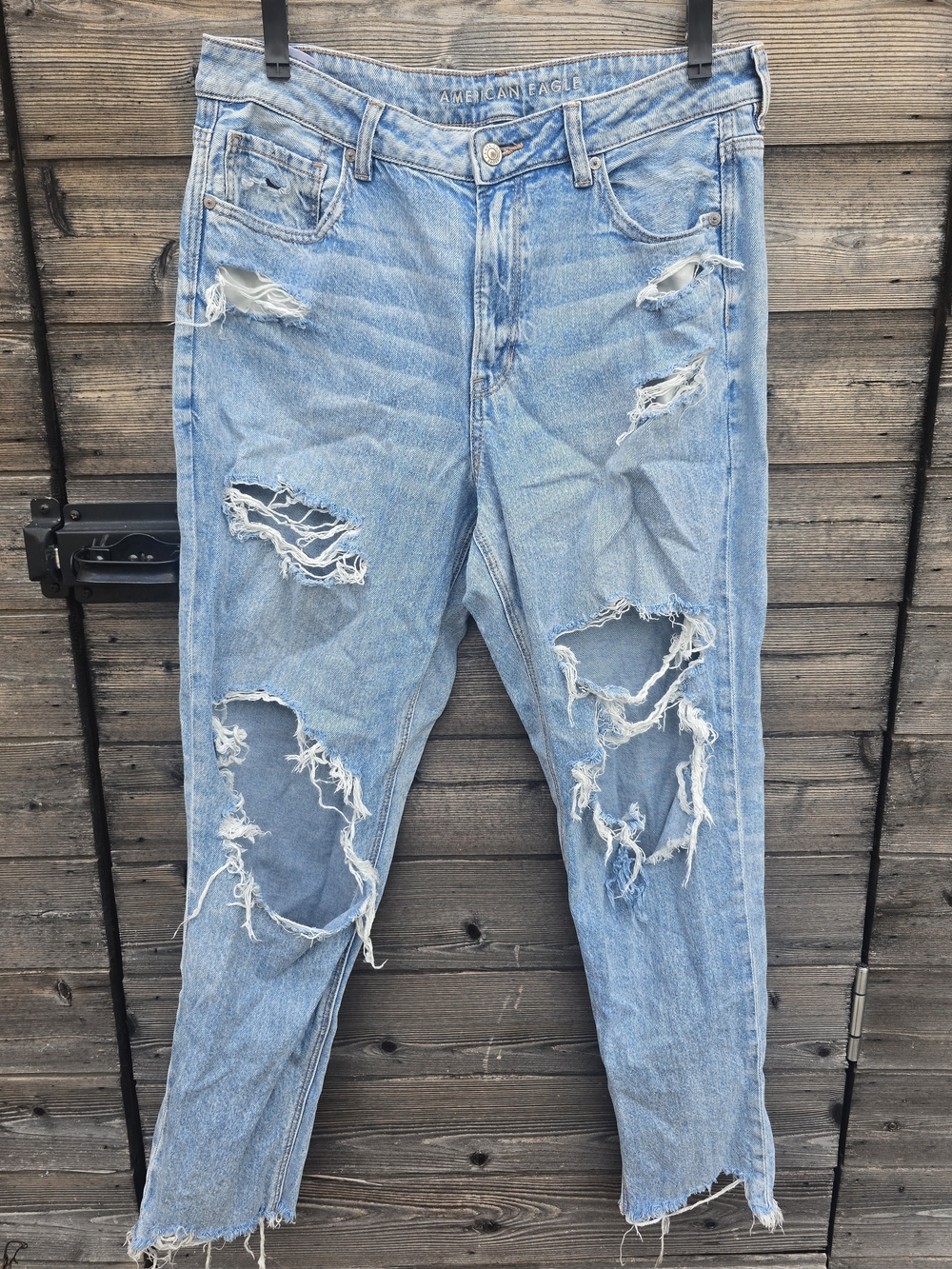 American Eagle Outfitters Light Blue Distressed Women’s Jeans